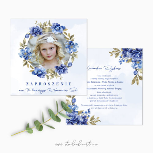Zaproszenia na Pierwszą Komunię Świętą ze zdjęciem Twojego dziecka i wiankiem z niebieskich kwiatów